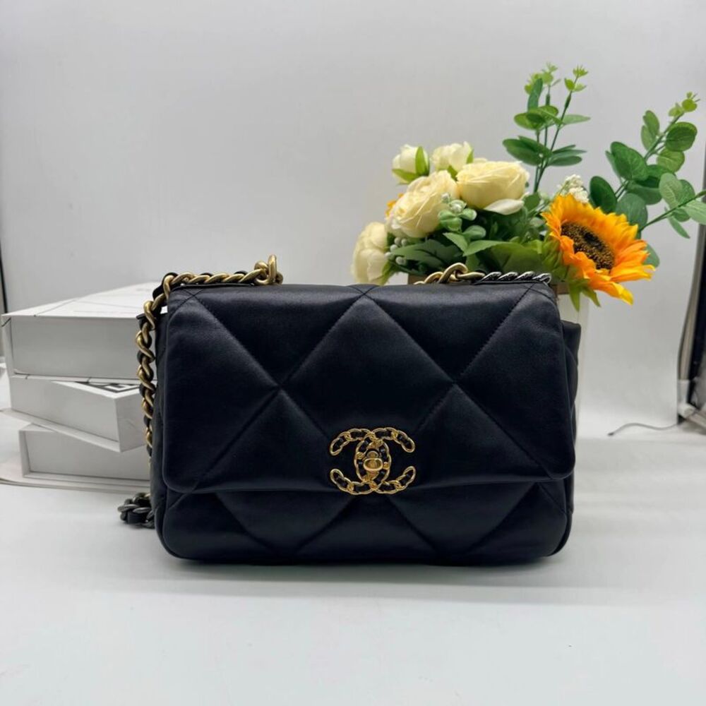 Chanel Women Pre-Loved Bag Very Good Condition